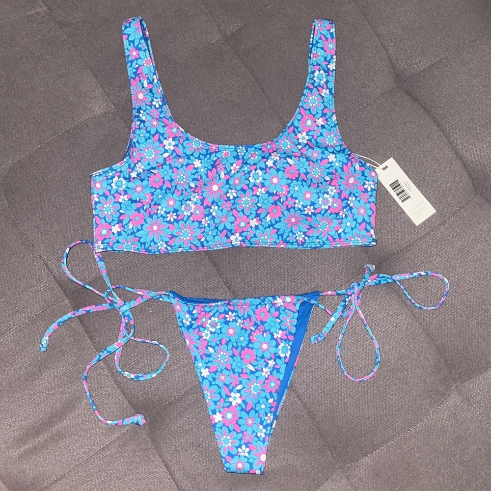 Frankie’s Bikini Blue Wave Set